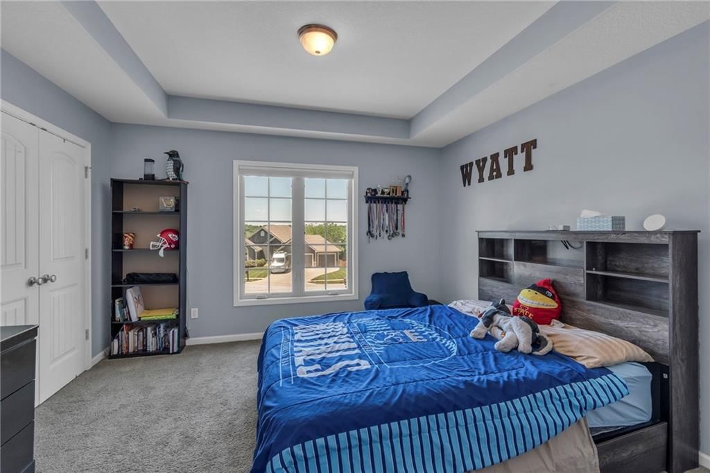 8519 N CONRAN Court — photo 22