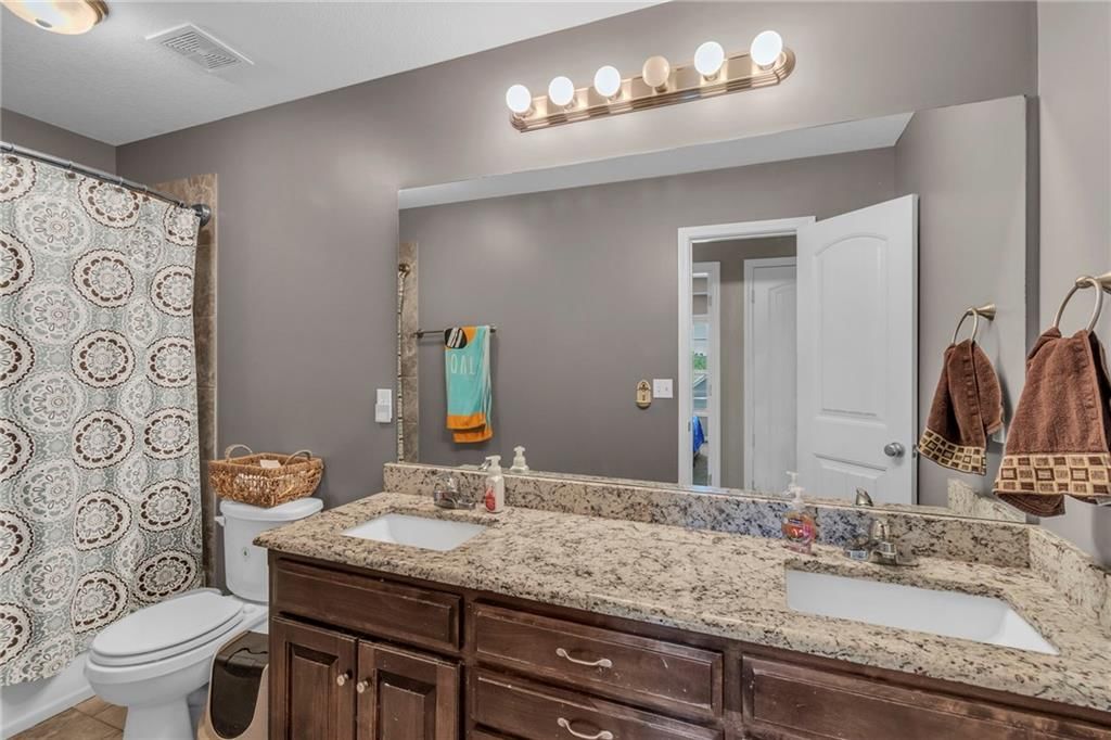 8519 N CONRAN Court — photo 24