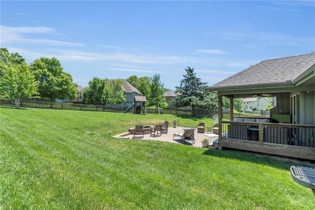 8519 N CONRAN Court — photo 28