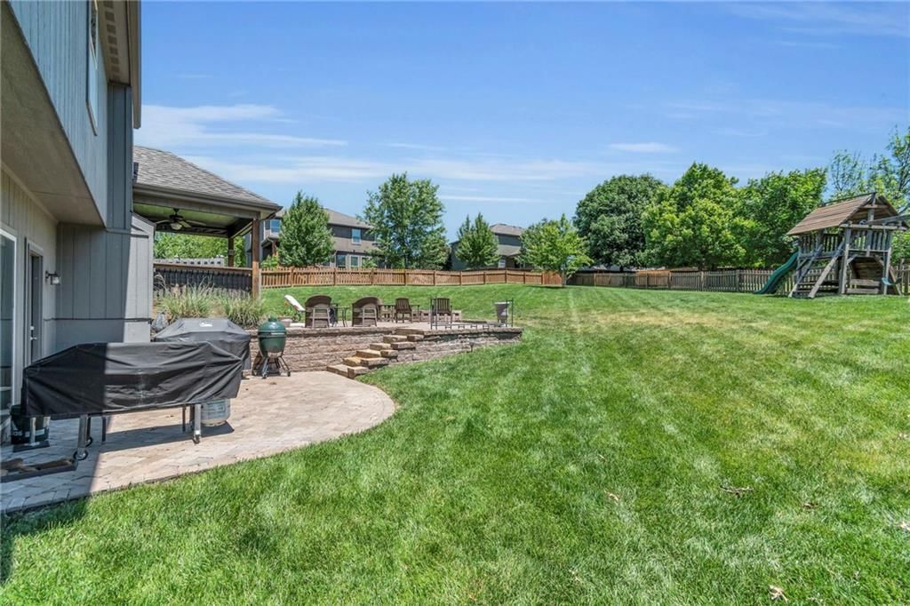 8519 N CONRAN Court — photo 29
