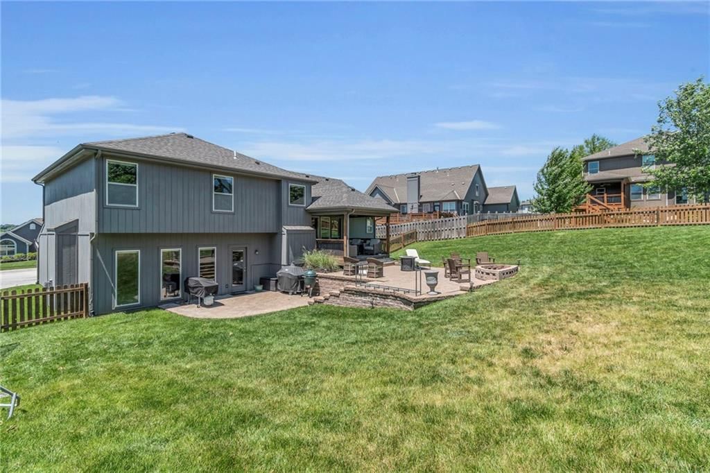 8519 N CONRAN Court — photo 30
