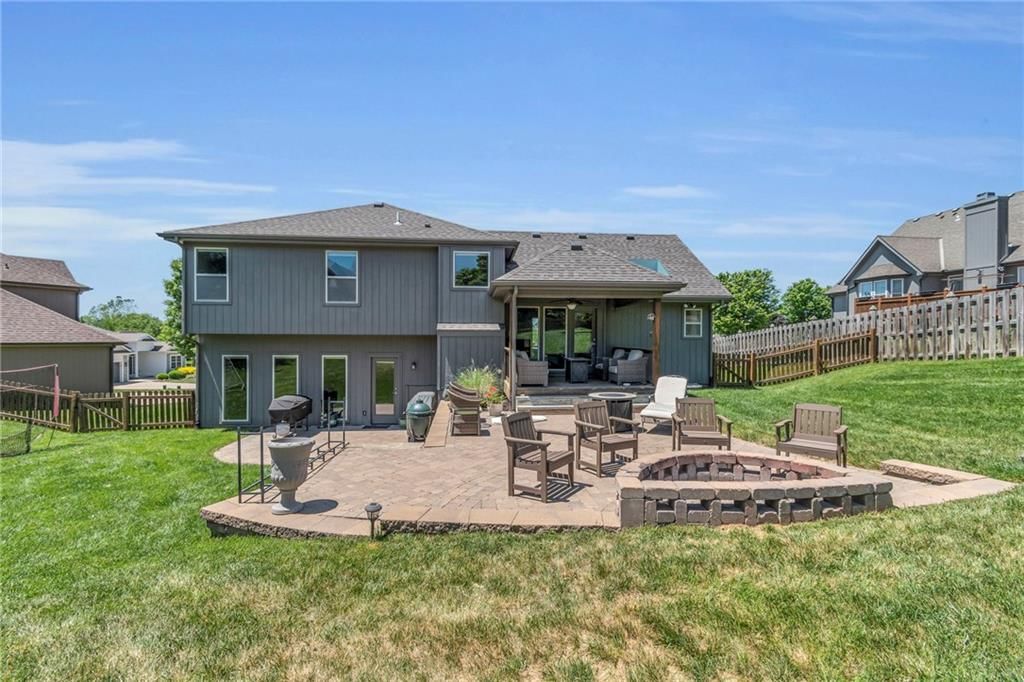 8519 N CONRAN Court — photo 32