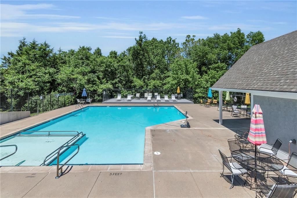 8519 N CONRAN Court — photo 39