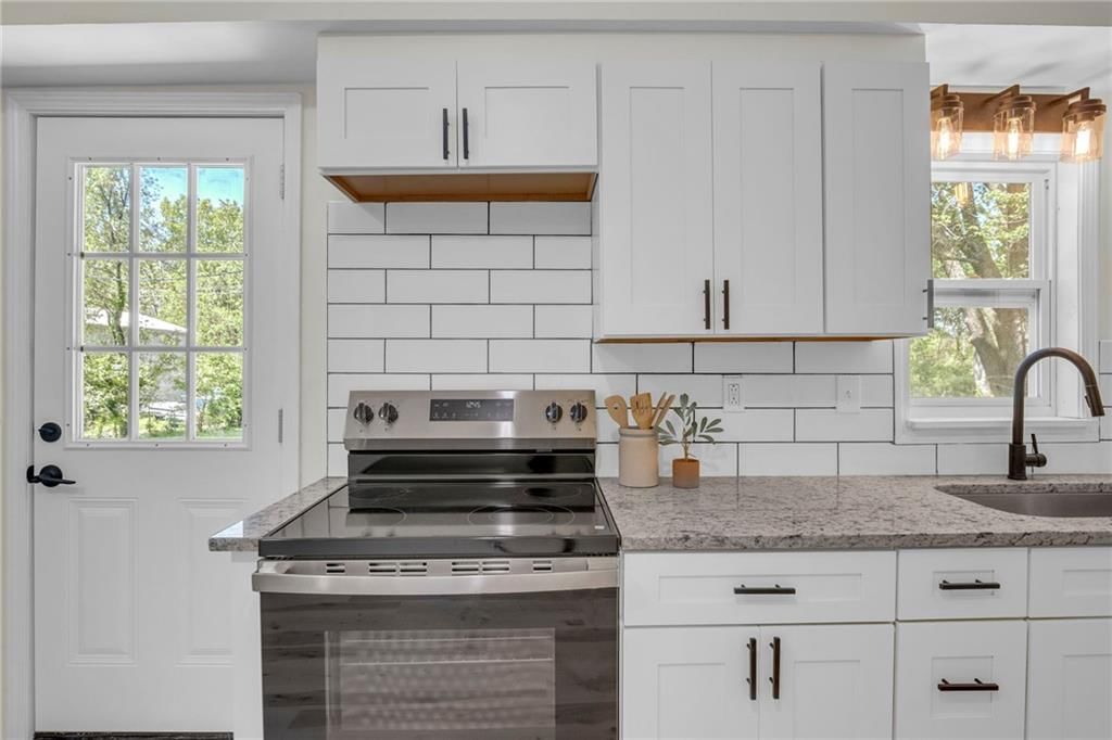 1608 SE Summit Street — photo 12