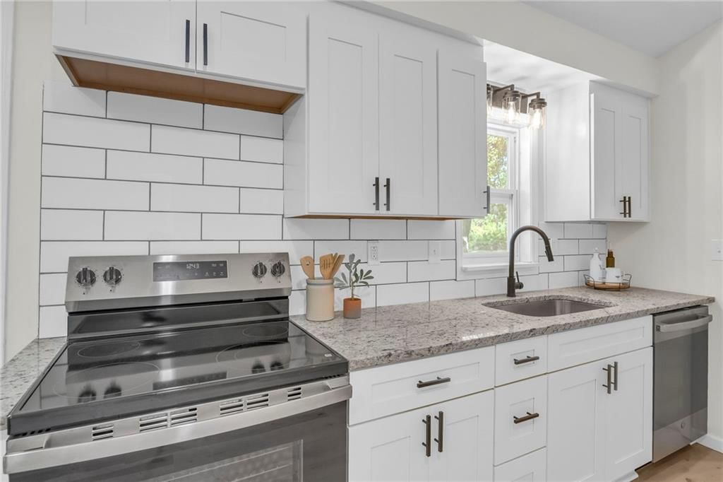 1608 SE Summit Street — photo 13