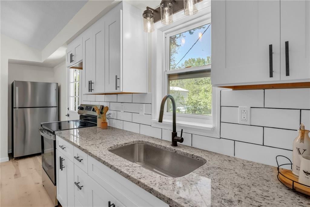 1608 SE Summit Street — photo 14