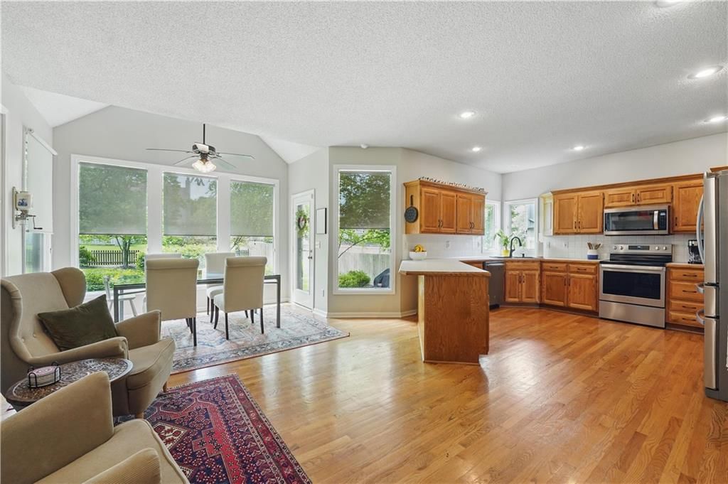 14906 Horton Street — photo 8
