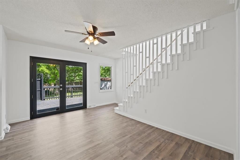 4234 Dodson Avenue — photo 9