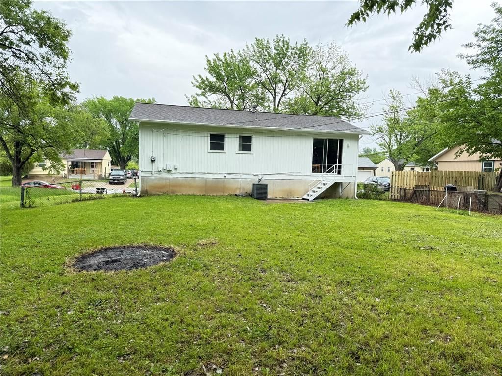 930 N 84th Drive — photo 33