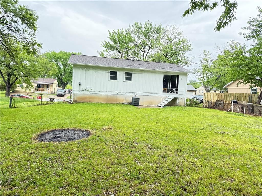 930 N 84th Drive — photo 34