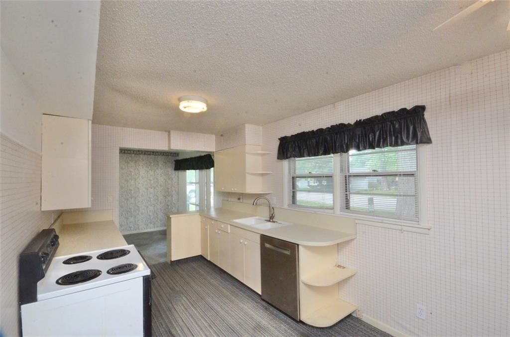 3901 Blue Ridge Boulevard — photo 9