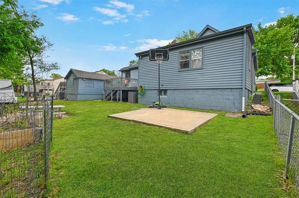 1624 Shawnee Street — photo 25