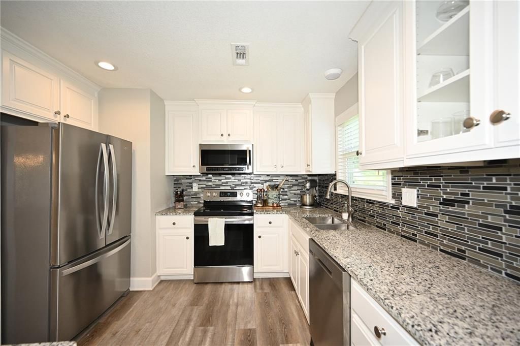 7554 Booth Drive — photo 10