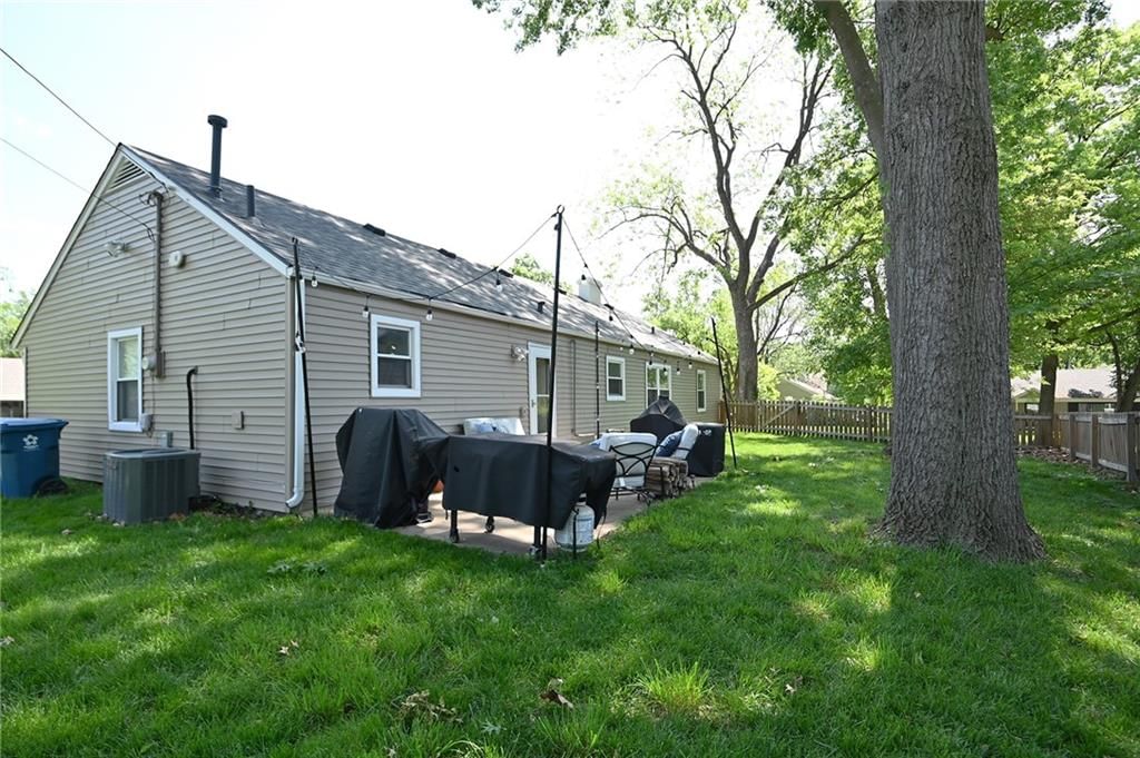 7554 Booth Drive — photo 28