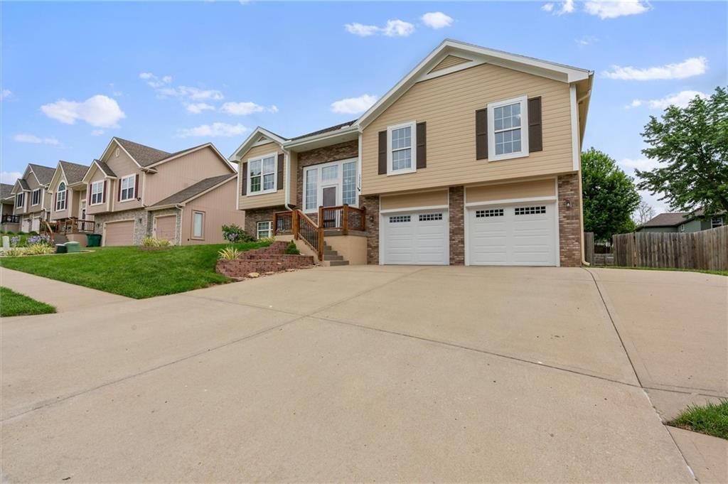 13725 Wagon Pass Road — photo 3