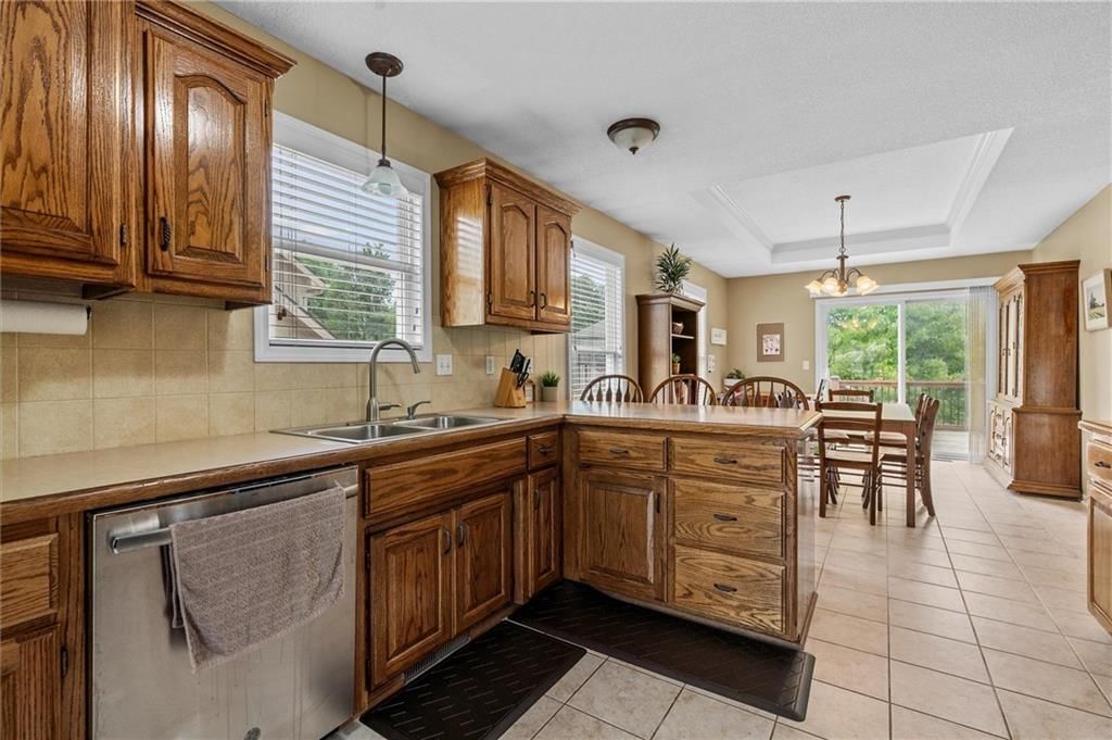13725 Wagon Pass Road — photo 9