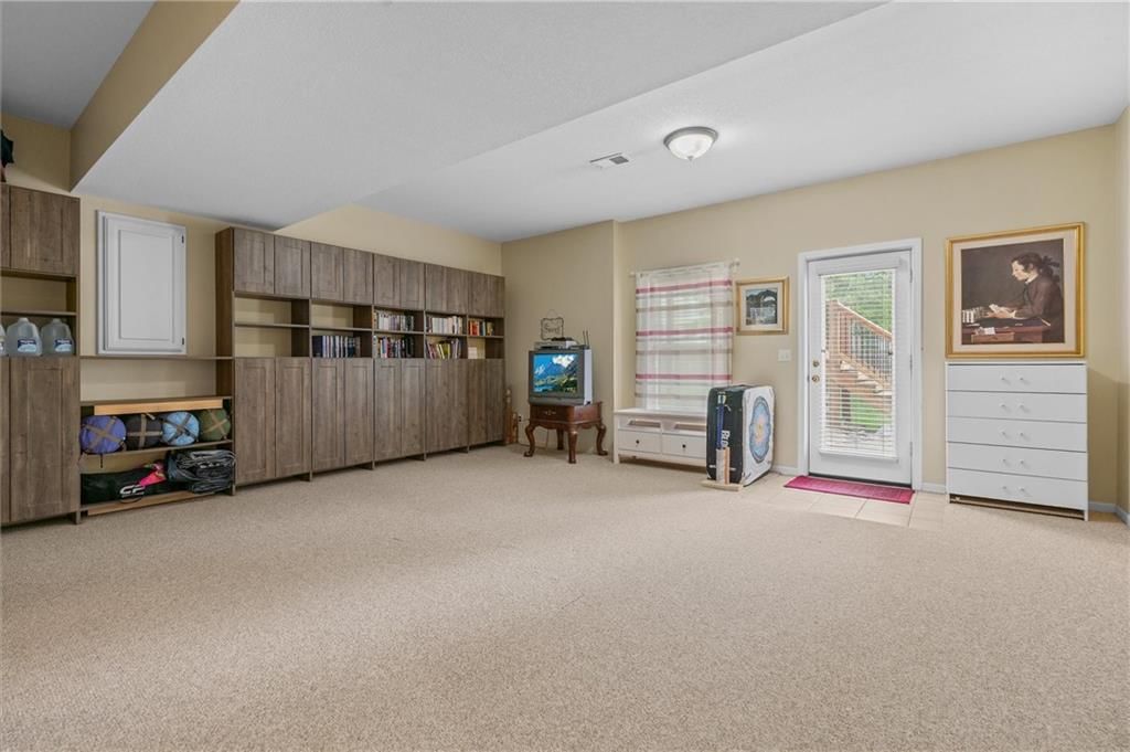 13725 Wagon Pass Road — photo 24