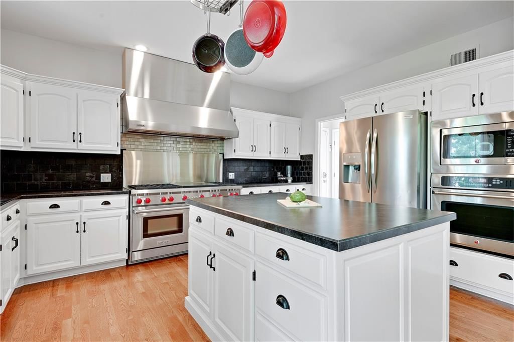 Photo 16 of 55 - 19325 W 87th Street