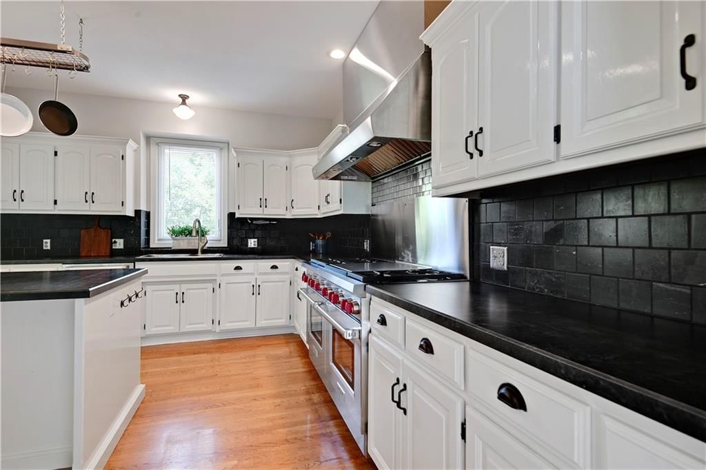Photo 22 of 55 - 19325 W 87th Street