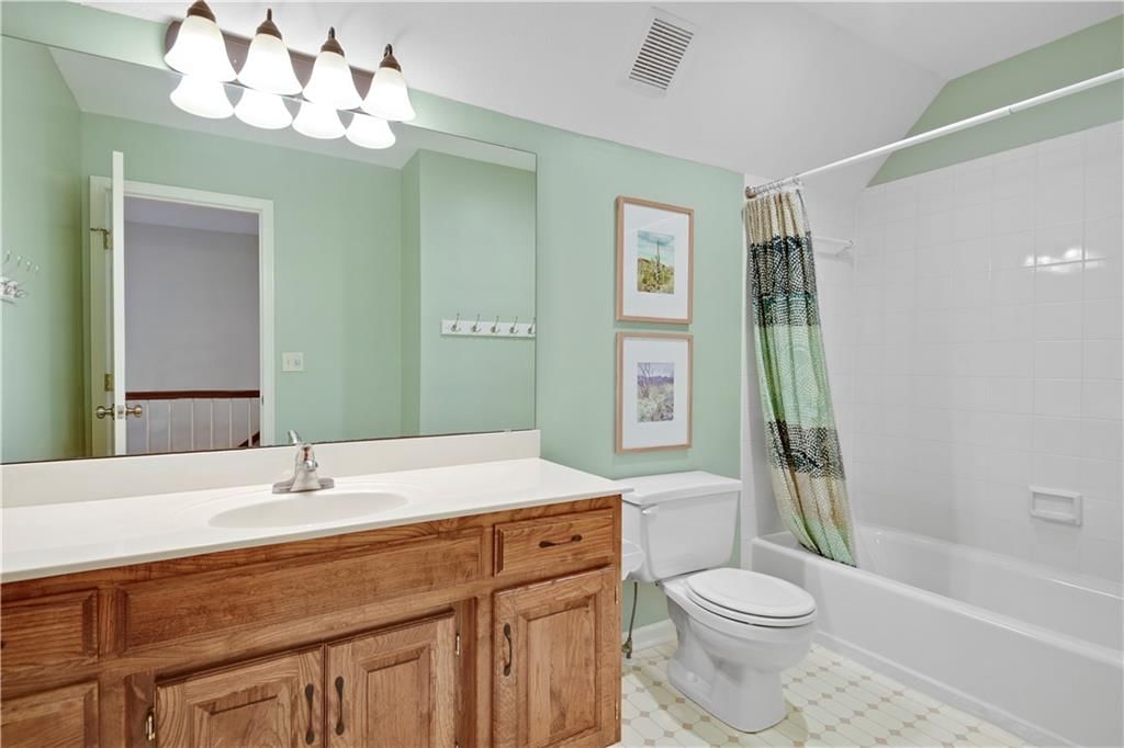 Photo 33 of 55 - 19325 W 87th Street