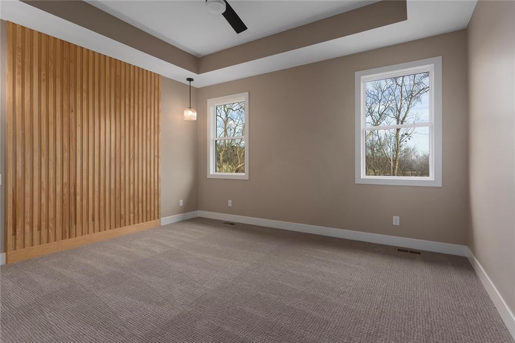 202 E Maple Street — photo 13