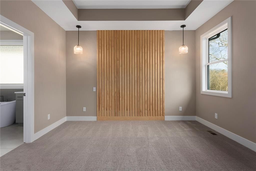 202 E Maple Street — photo 14