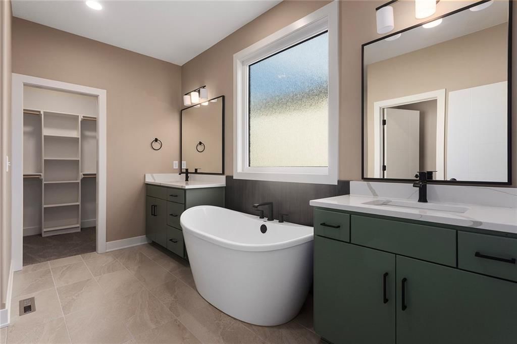 202 E Maple Street — photo 17