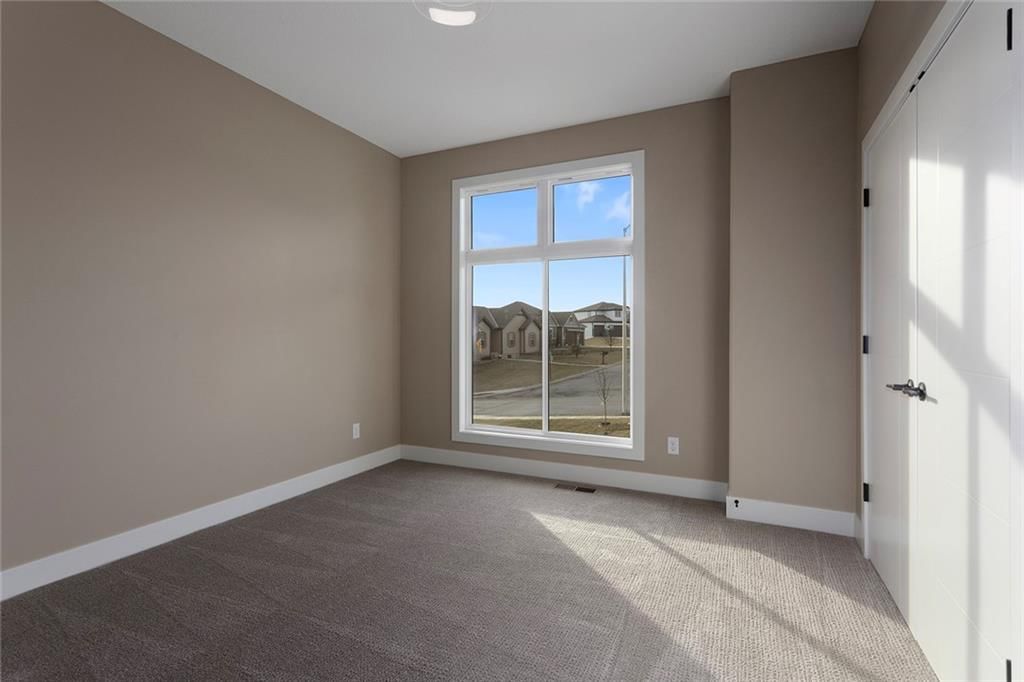 202 E Maple Street — photo 23