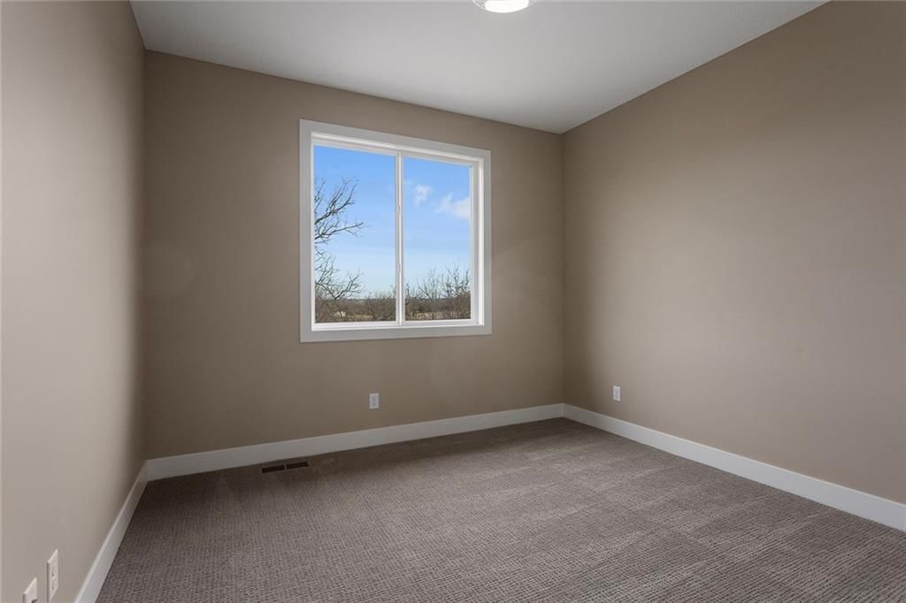202 E Maple Street — photo 26