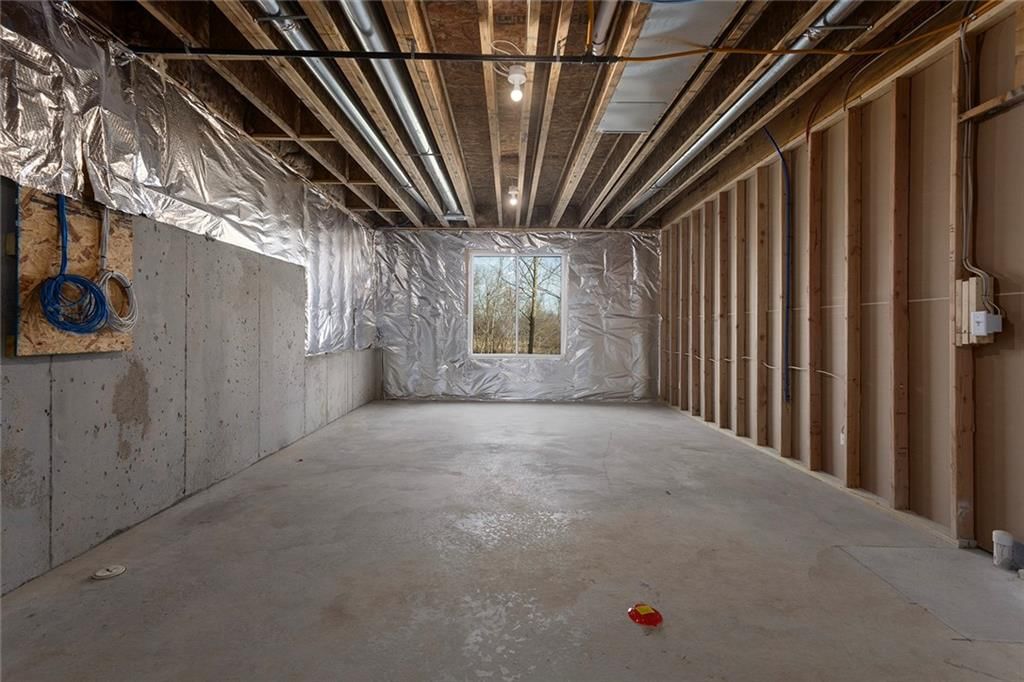 202 E Maple Street — photo 37