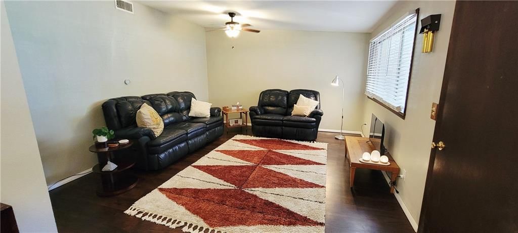 1015 N Walnut Street — photo 4