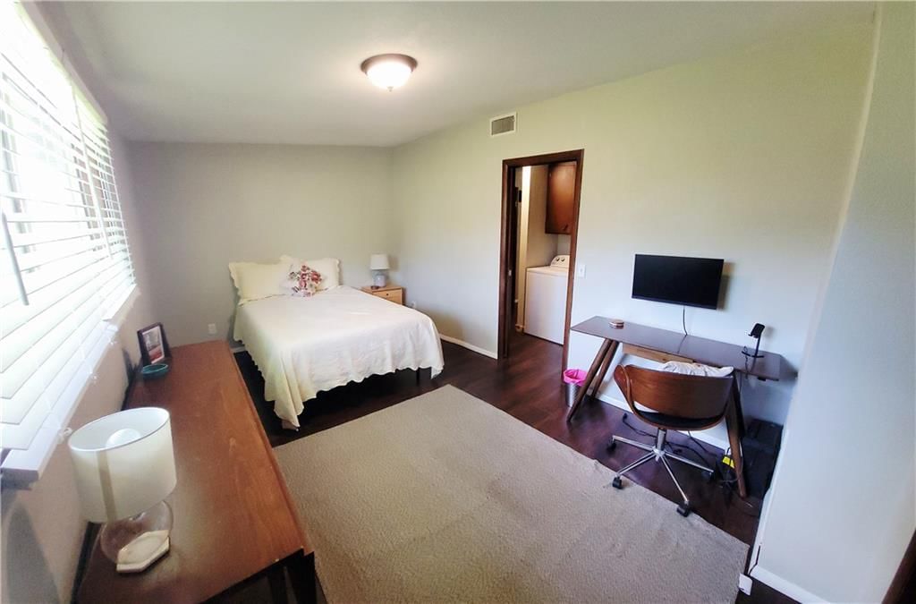 1015 N Walnut Street — photo 19