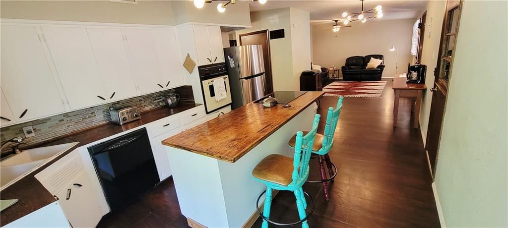 1015 N Walnut Street — photo 21