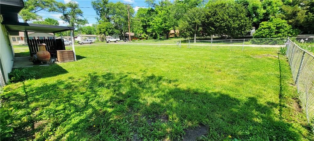 1015 N Walnut Street — photo 38