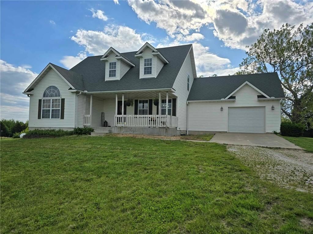 Photo 1 of 58 - 301 SE 611 Road
