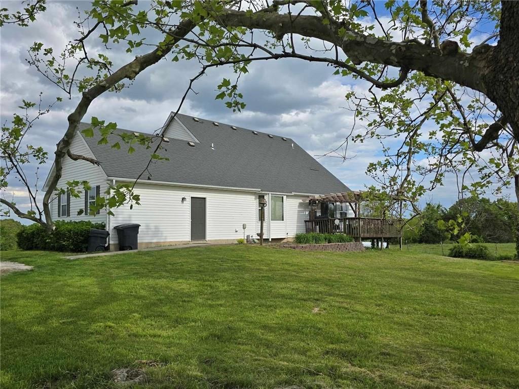 Photo 3 of 58 - 301 SE 611 Road