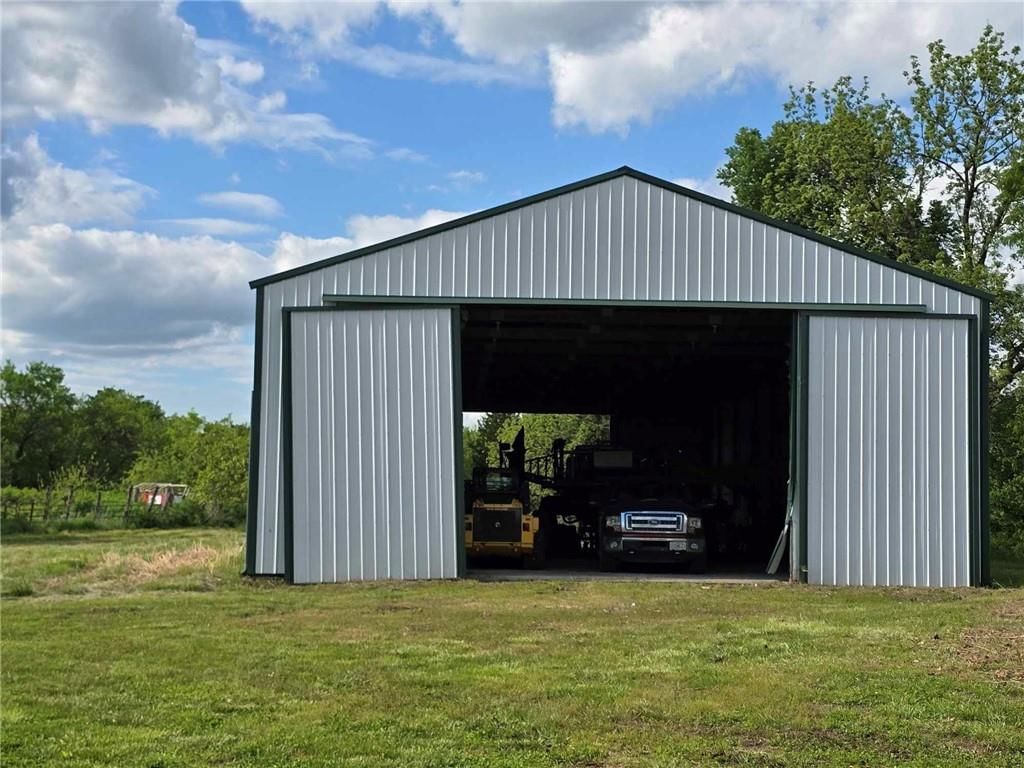 Photo 6 of 58 - 301 SE 611 Road