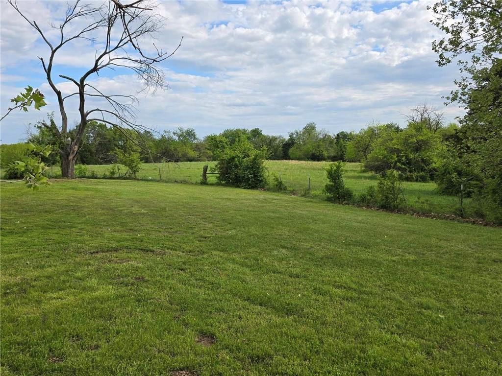Photo 9 of 58 - 301 SE 611 Road