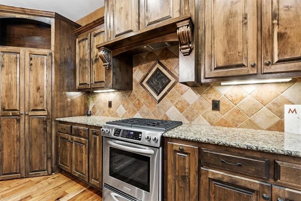 Photo 8 of 69 - 16249 Stearns Street