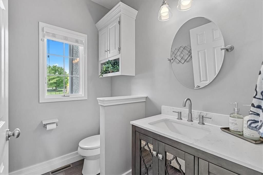 Photo 18 of 53 - 19600 W 98TH Street