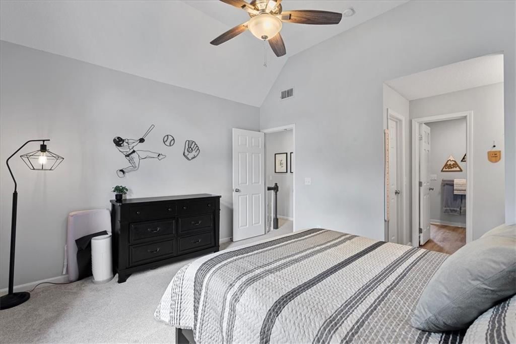 Photo 35 of 53 - 19600 W 98TH Street