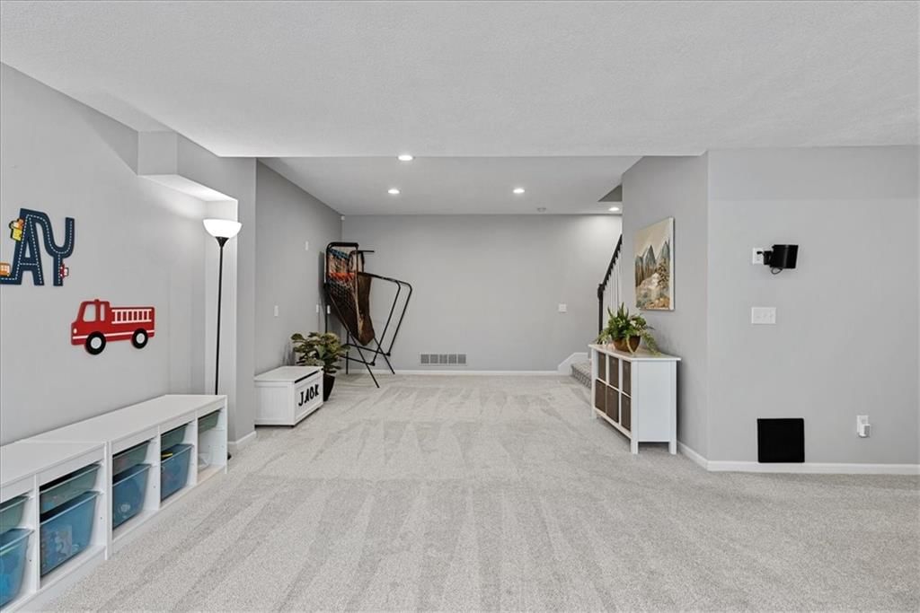 Photo 41 of 53 - 19600 W 98TH Street