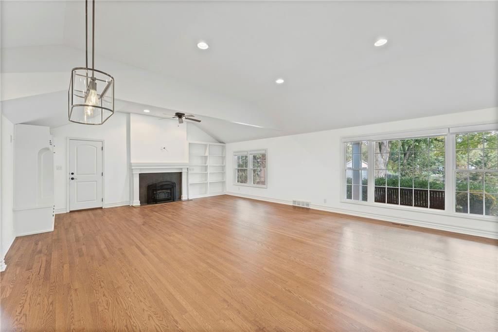 5817 Fontana Drive — photo 9