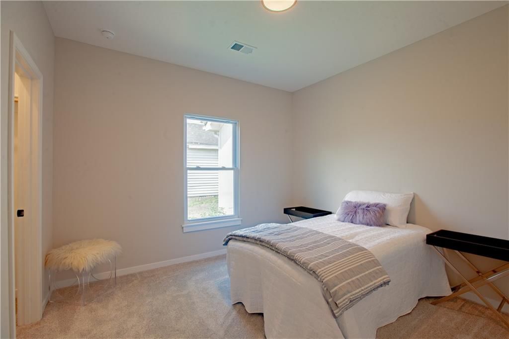 606 E 3rd Street — photo 13