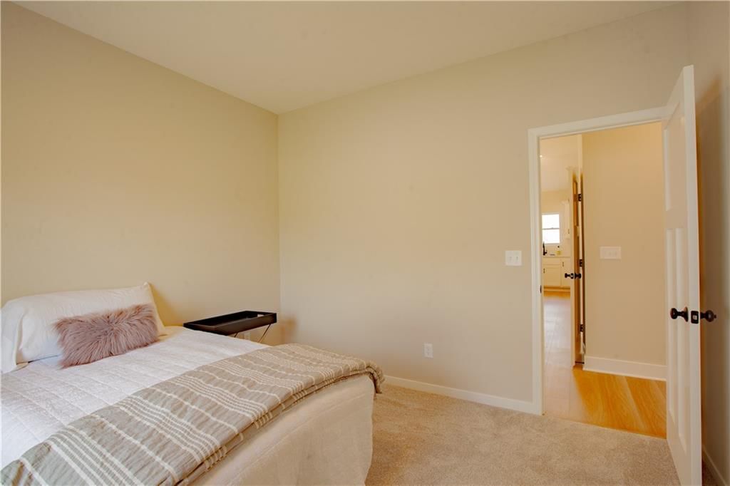 606 E 3rd Street — photo 14