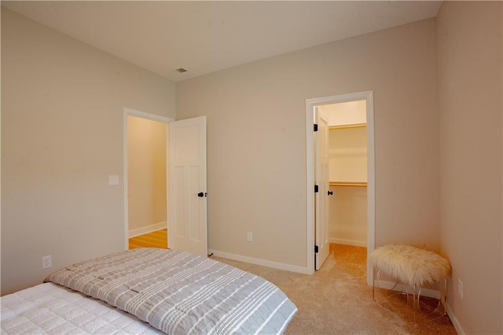 606 E 3rd Street — photo 15