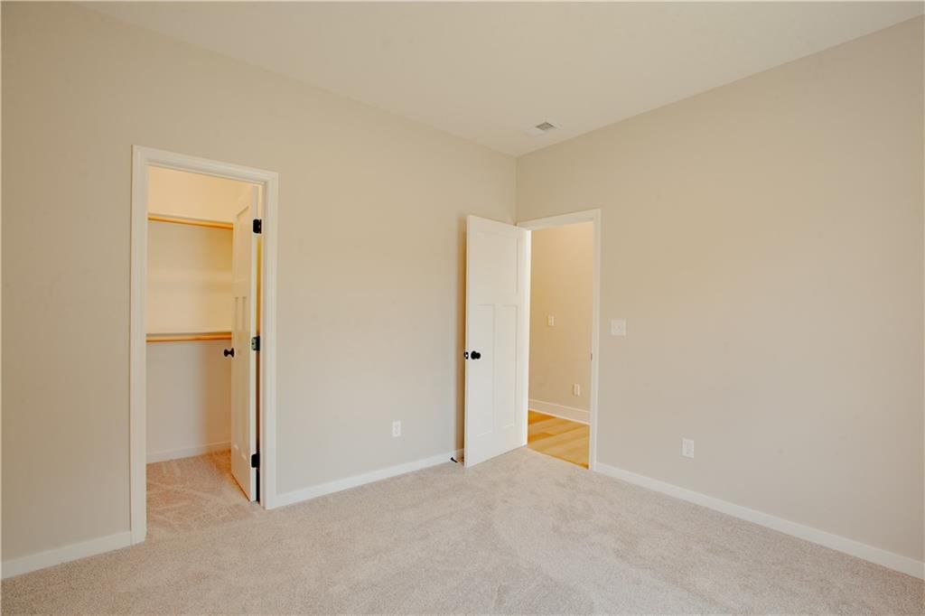 606 E 3rd Street — photo 16