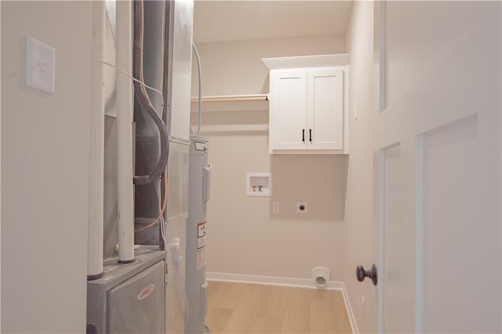 606 E 3rd Street — photo 19