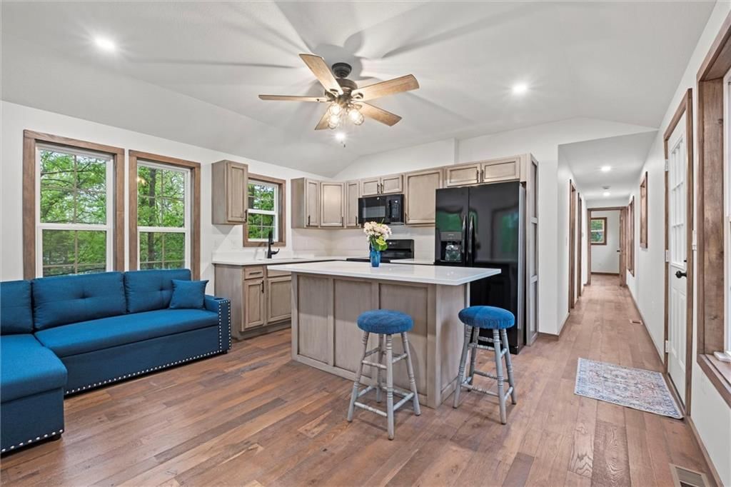 13 S Lakeside Circle, Linn Valley, KS