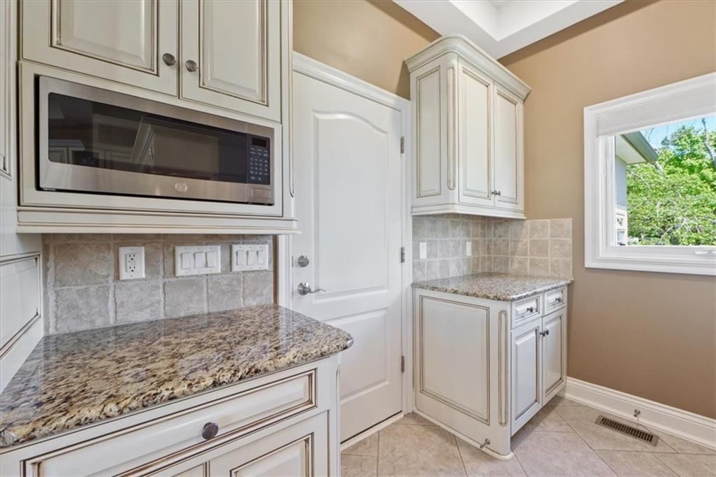 Photo 13 of 60 - 21211 E 34th Street S